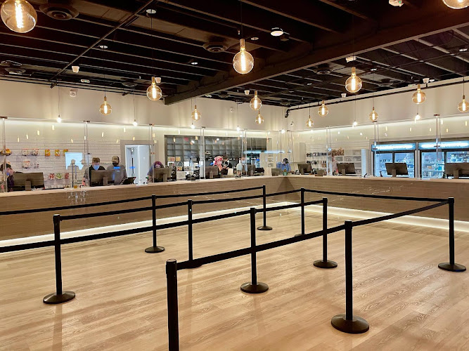 Earth's Healing South exterior view showcasing professional Cannabis store services in Tucson, Arizona