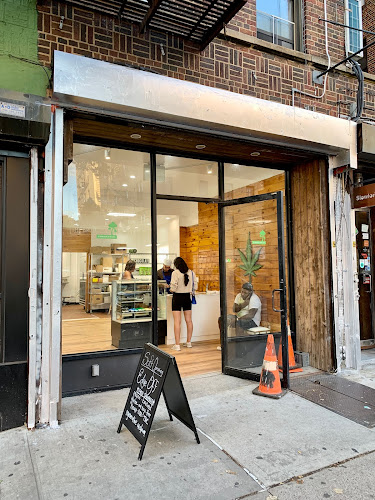 EdgeOff.NYC exterior view showcasing professional Cannabis store services in Brooklyn, New York