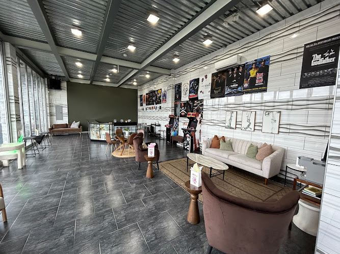 Flavors Wellness exterior view showcasing professional Cannabis store services in Elizabeth, New Jersey