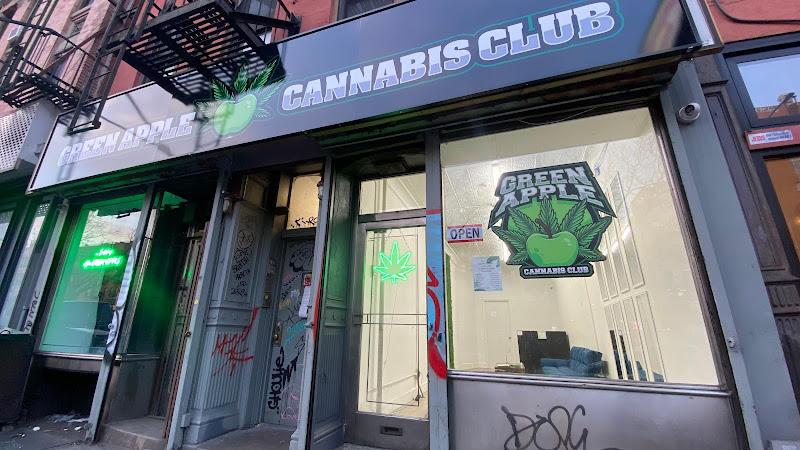 Green Apple Cannabis Club exterior view showcasing professional Cannabis store services in New York, New York