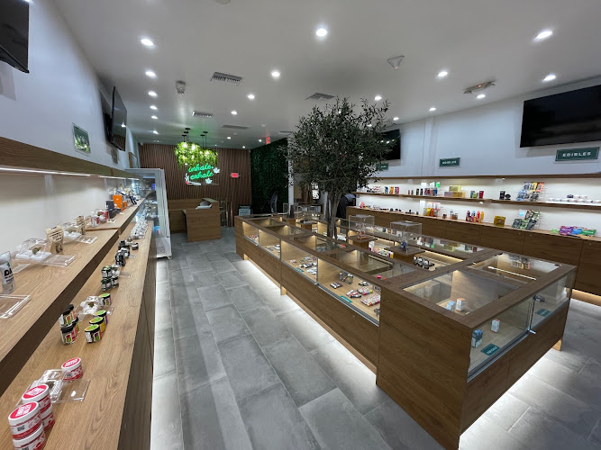 Green Earth Co. Weed Dispensary exterior view showcasing professional Cannabis store services in Los Angeles, California