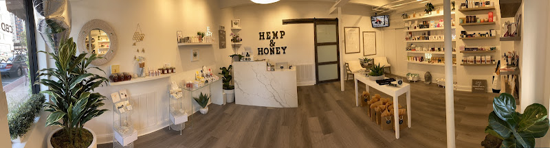 Hemp & Honey exterior view showcasing professional Cannabis store services in Edgewater, New Jersey