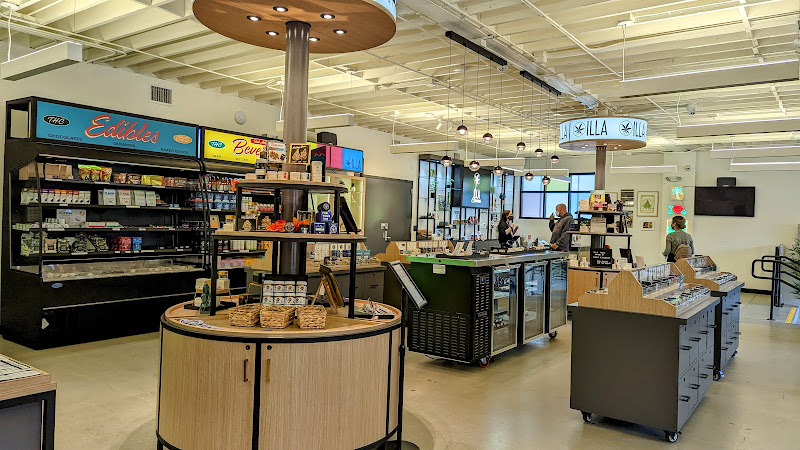 ILLA Canna Weed Dispensary Jefferson Park exterior view showcasing professional Cannabis store services in Los Angeles, California