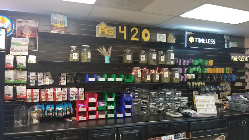 Nature Med exterior view showcasing professional Cannabis store services in Tucson, Arizona