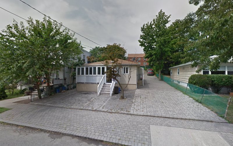 The canaherb cannabis Dispo exterior view showcasing professional Cannabis store services in Staten Island, New York